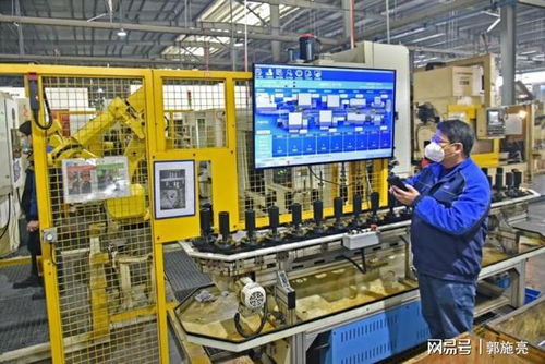 外貿回暖信號 汽車排隊出海、罐頭遭瘋搶，空箱消失背后的訂單回流潮